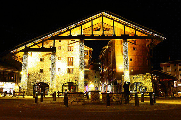 Val d'Isere by night